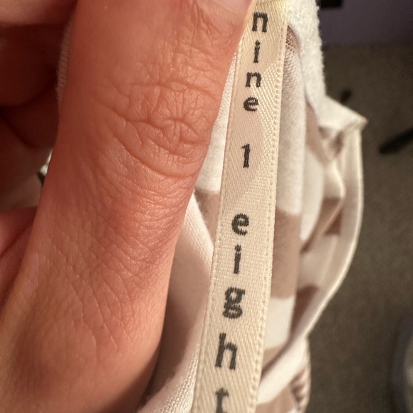 Nine 1 Eight Tan and Ivory Striped Tunic Style Shirt with Bat Wing Sleeves - Picture 7 of 9